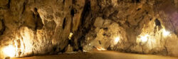 Grotte fortifiée Cova Bastera, Villefranche-de-Conflent (Pyrénées-Orientales, Okzitanien, Frankreich)