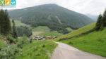 Wanderweg 7a in Unterreinswald zu den Reinswalder Mühlen (Sarntal, Südtirol, Italien)
