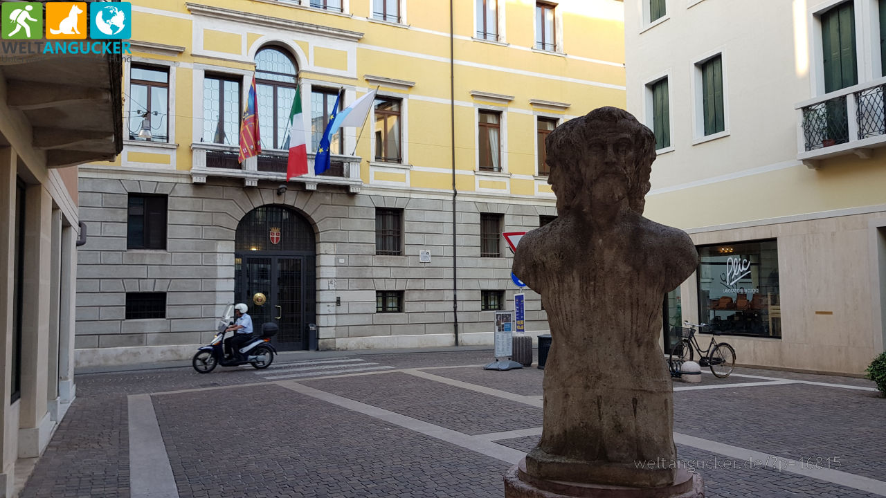 Fontana dei tre visi in Treviso (Venetien, Italien)
