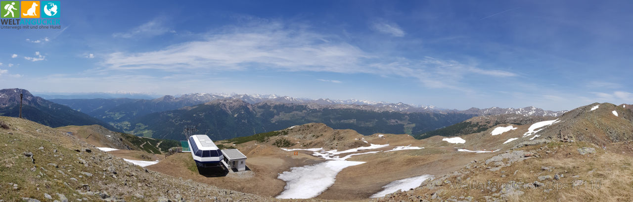 Panoramablick vom Gipfel des Sattele (Höhenrundweg 9B, Südtirol, Italien)