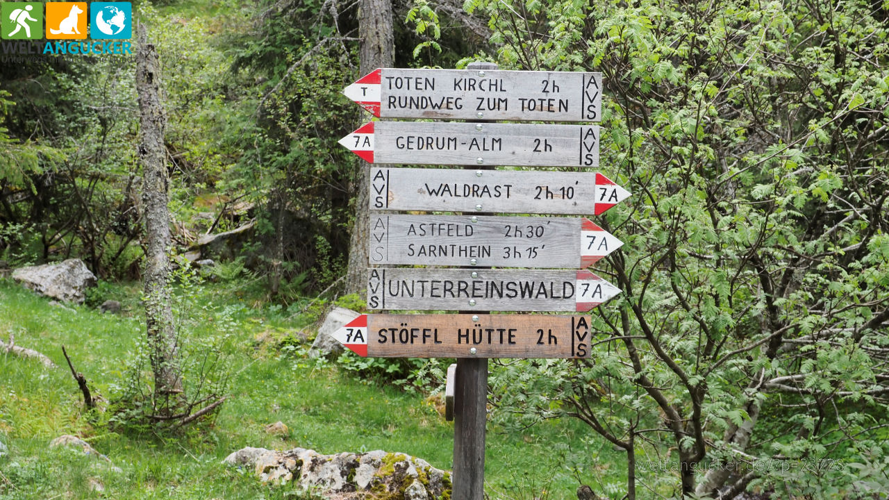 4/14 - Wegweiser bei den Reinswalder Mühlen (Sarntal, Südtirol, Italien)
