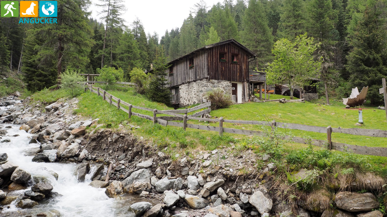 1/14 - Getrumbach am Almschank Reinswalder Mühlen (Sarntal, Südtirol, Italien)