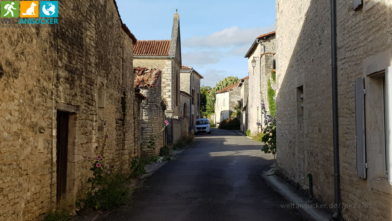 3/7 - Circuit fleuri in Tusson (Charente, Nouvelle Aquitaine, Frankreich)