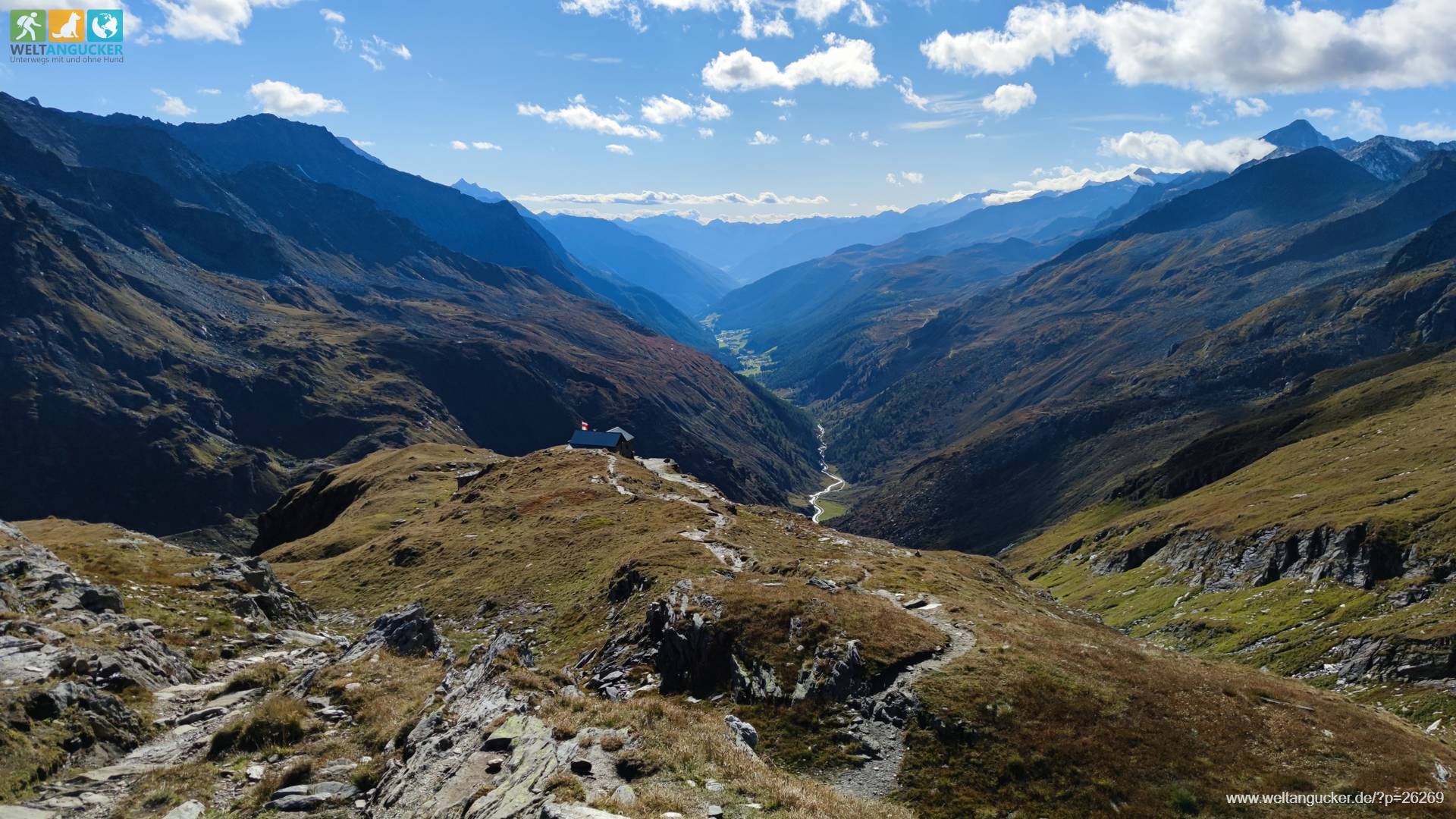 Blick von der Birnlücke ins Ahrntal im Naturpark Rieserferner-Ahrn