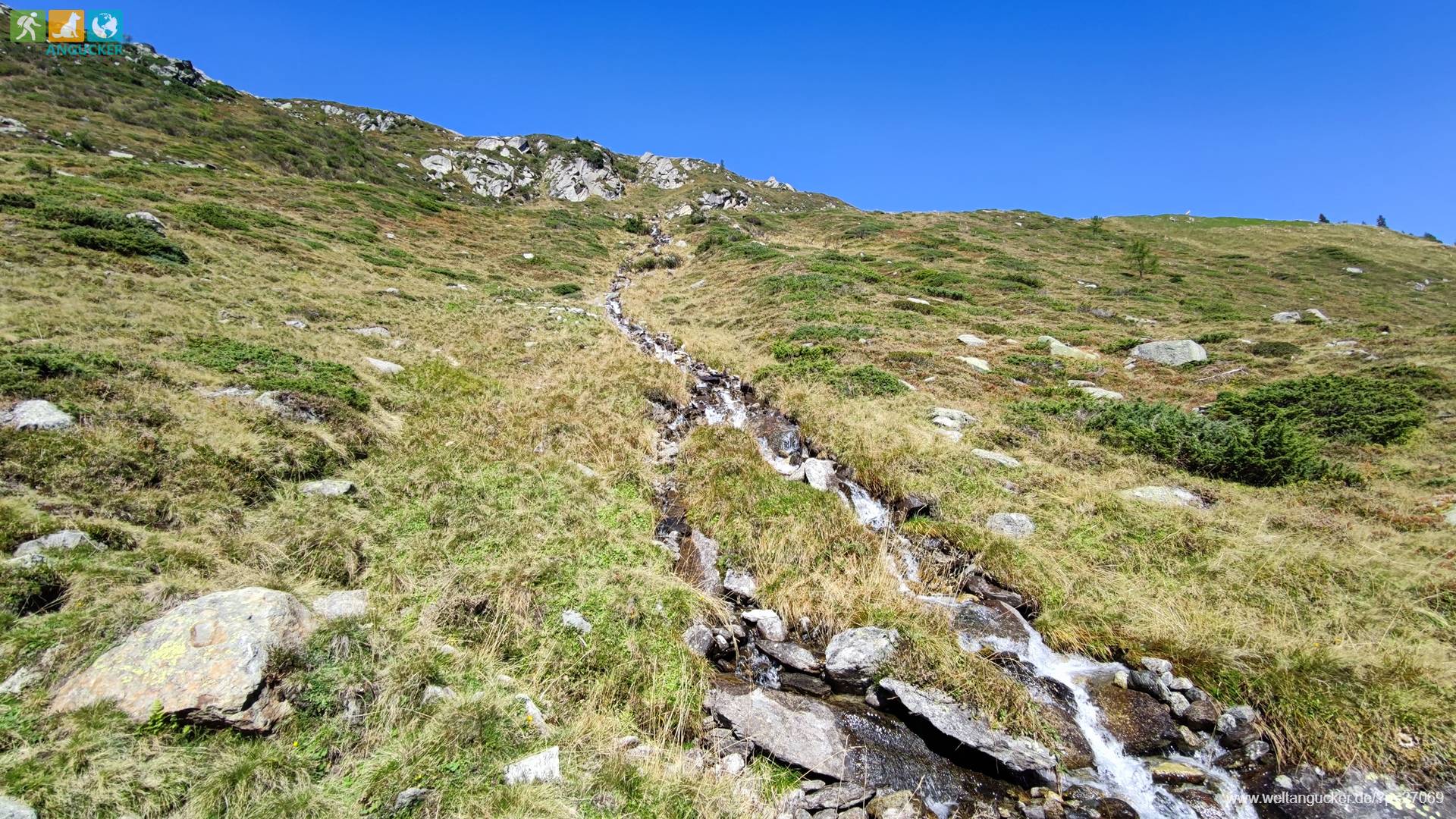 6/7 - Wasserlauf am Krimmler Tauernweg im Südtiroler Naturpark Rieserferner-Ahrn